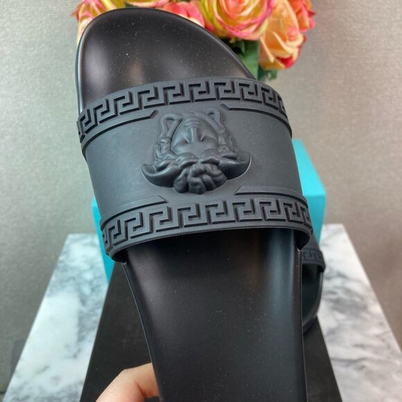 Authentic Versace Black Women’s Medusa Slides Sandals - EU Size 40 = US 9.5 - Picture 5 of 8